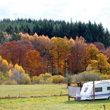 Guillerin Caravan And Glamping Sornac Exteriér fotografie