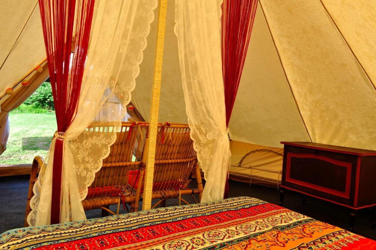 Guillerin Caravan And Glamping Sornac Exteriér fotografie