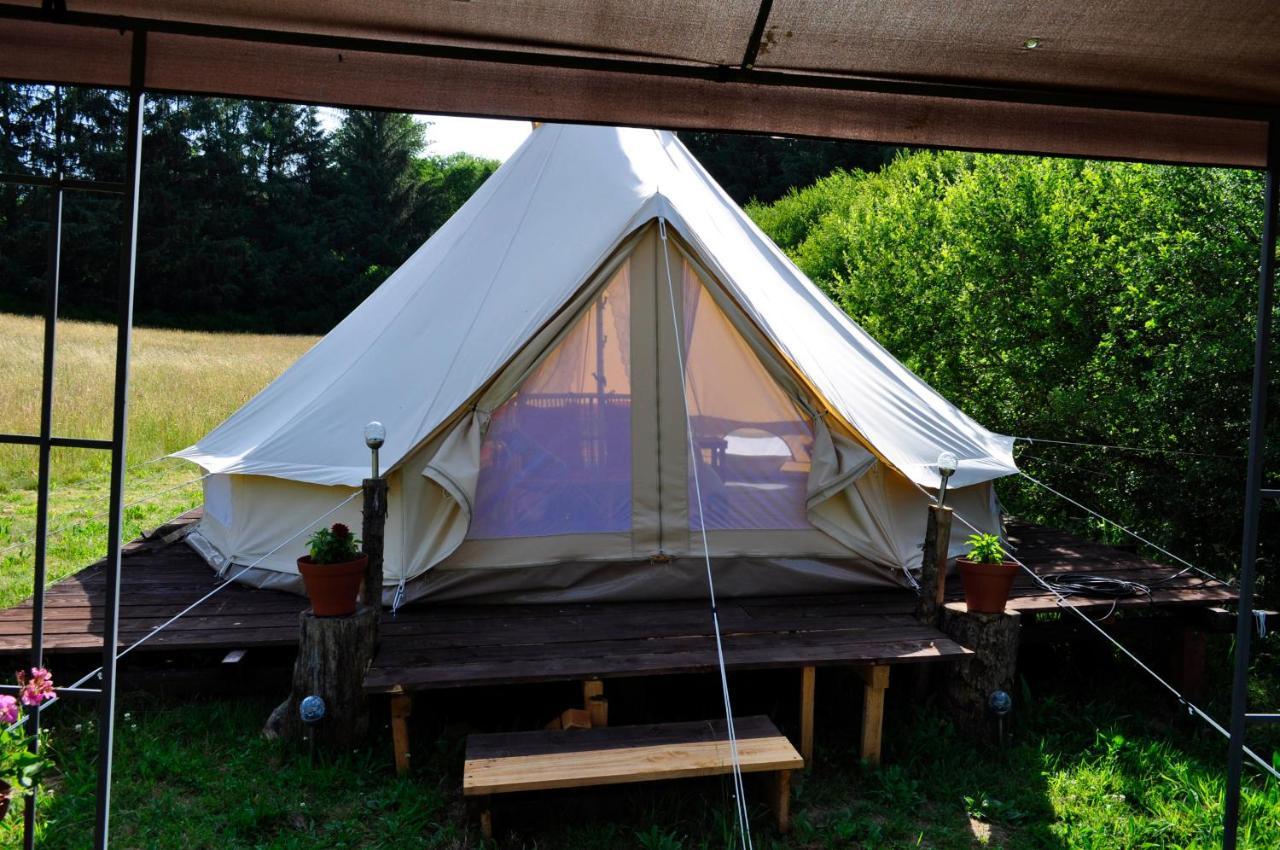 Guillerin Caravan And Glamping Sornac Exteriér fotografie